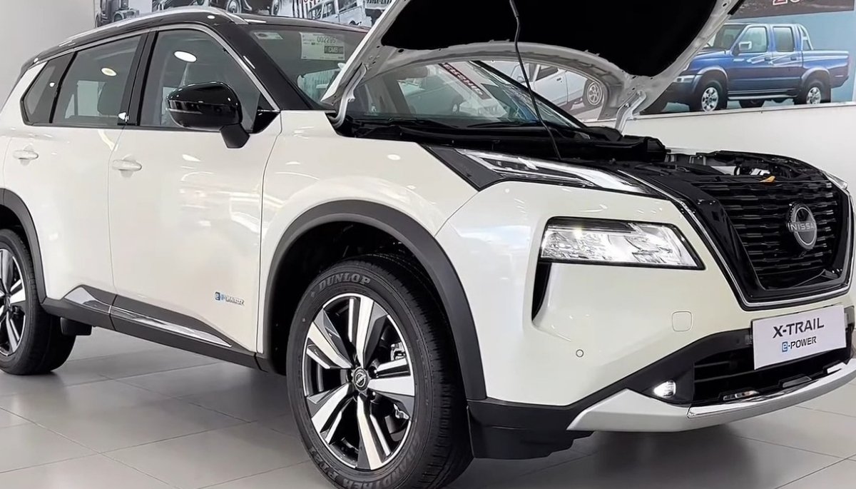 New Nissan X-Trail Car