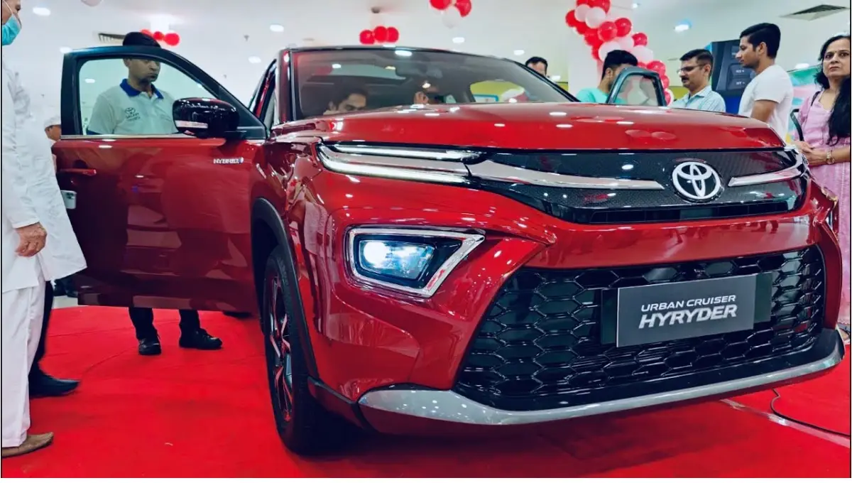 Toyota Hyryder Mini Fortuner