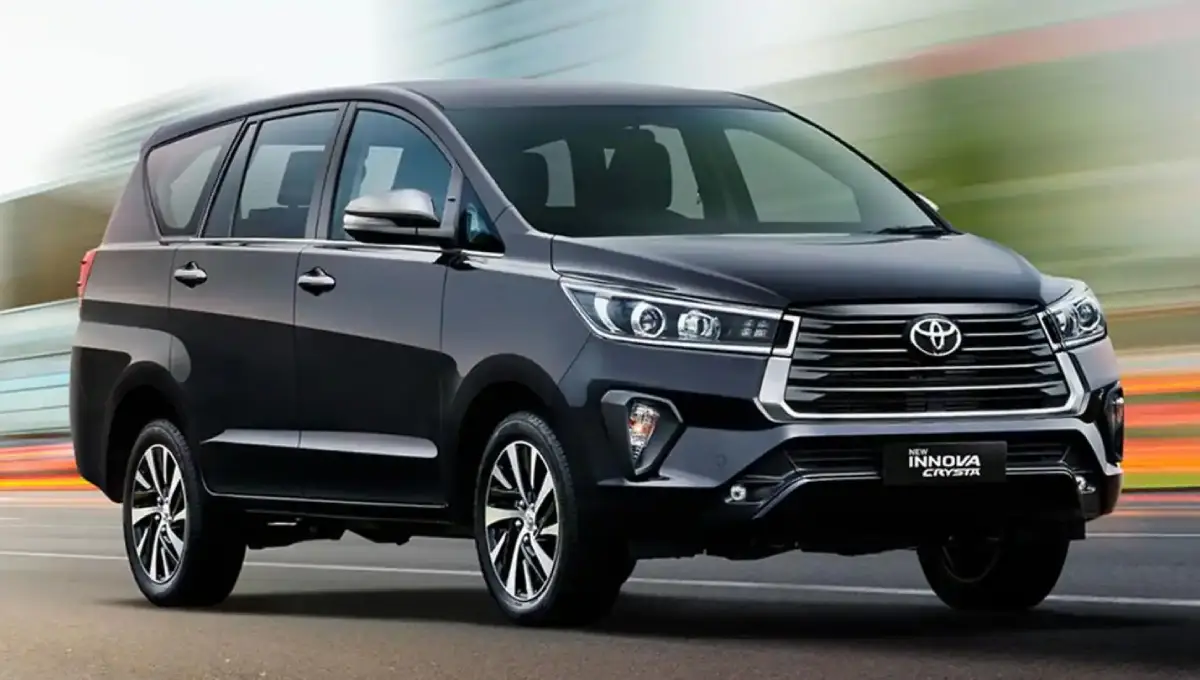 Toyota Innova Hycross Car