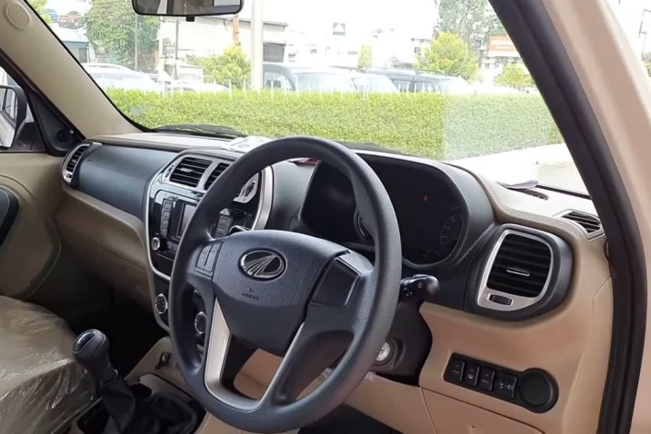 Mahindra Bolero Neo N8 