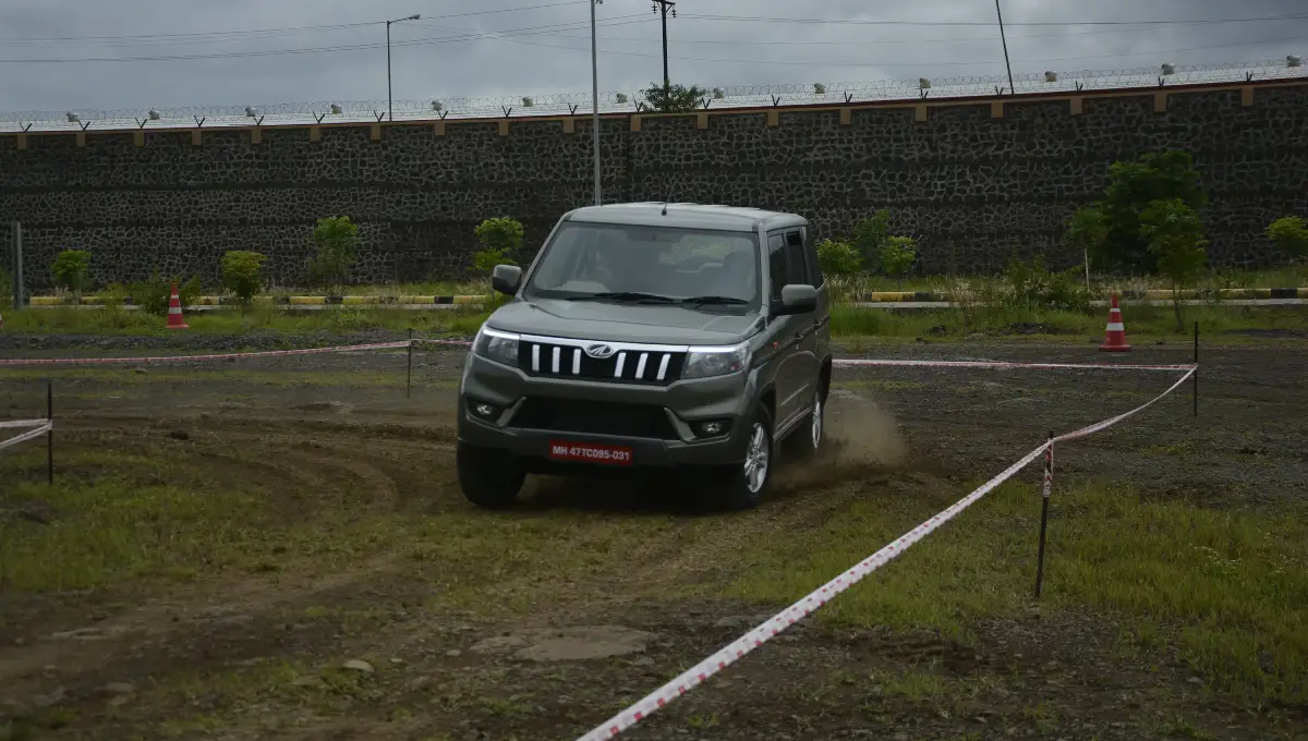 mahindra bolero neo n4
