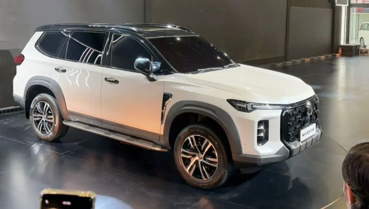 2025 MG Majestor Car