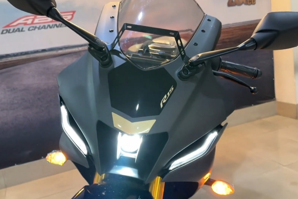Yamaha R15 V4 