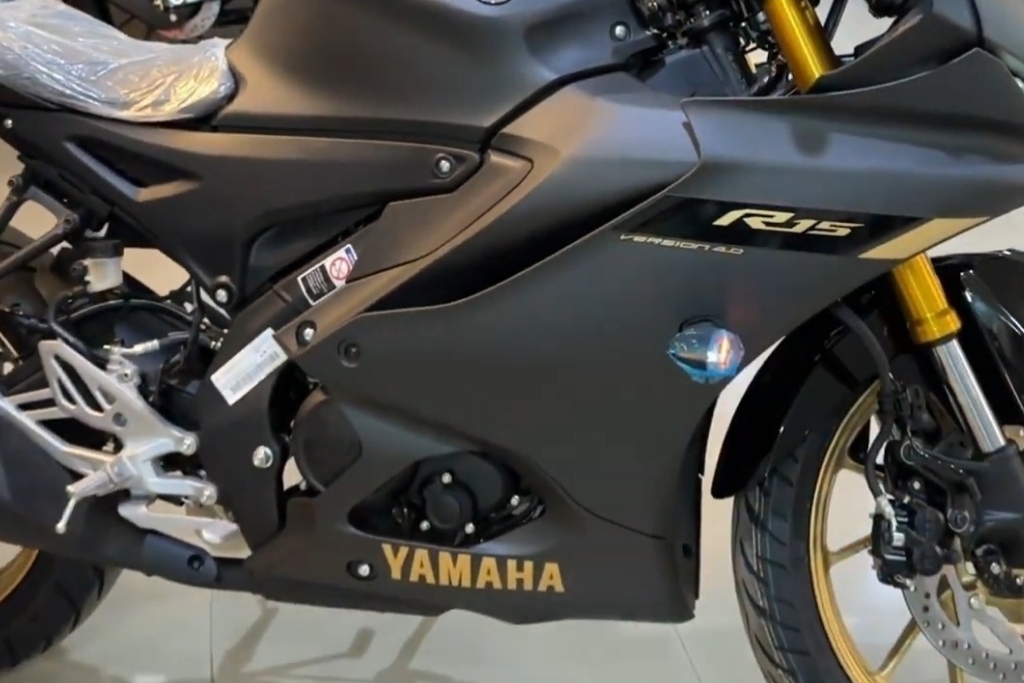 Yamaha R15 V4 