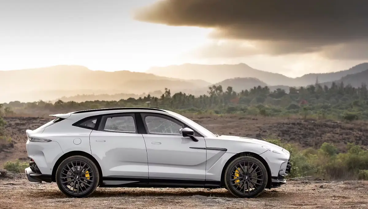 Aston Martin DBX Car