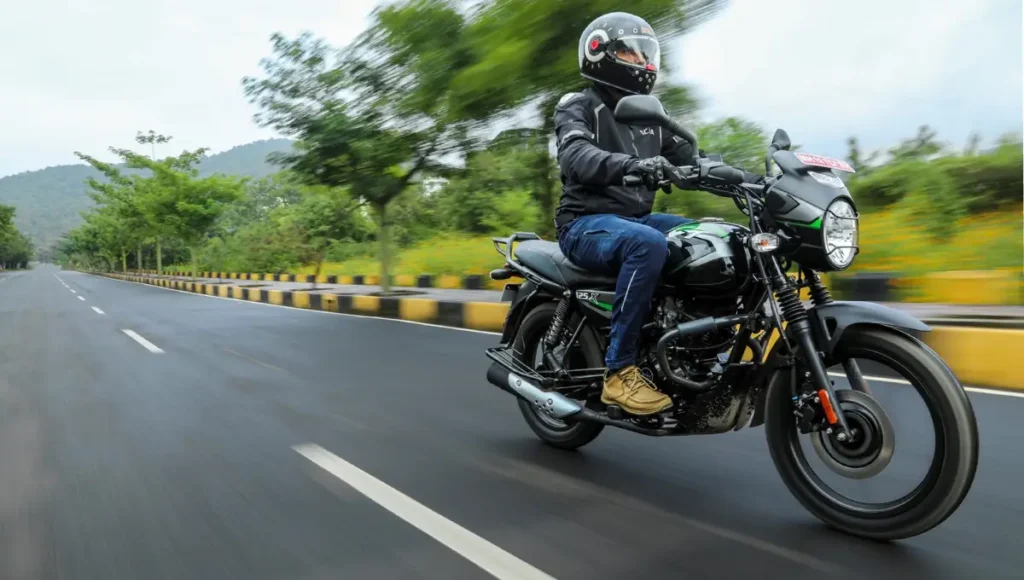 Bajaj CT 125X Bike: 59.6 KMPL माइलेज के साथ हीरों कंपनी का दबदबा खत्म करने आ गयी, देखिए Powerful Engine Bajaj CT 125X Bike