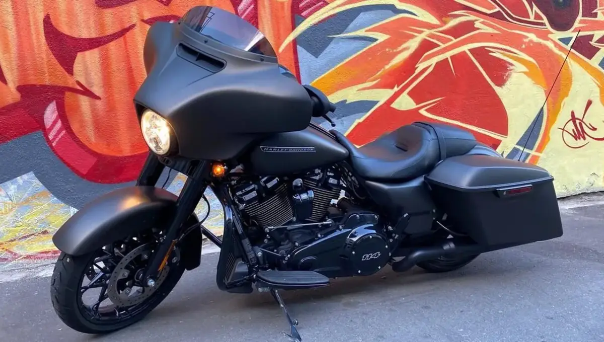 Harley Davidson Street Glide Special Bike