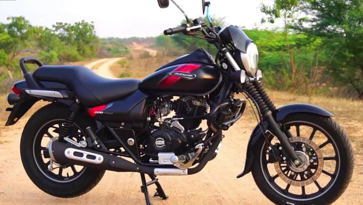 bajaj avenger 220 street