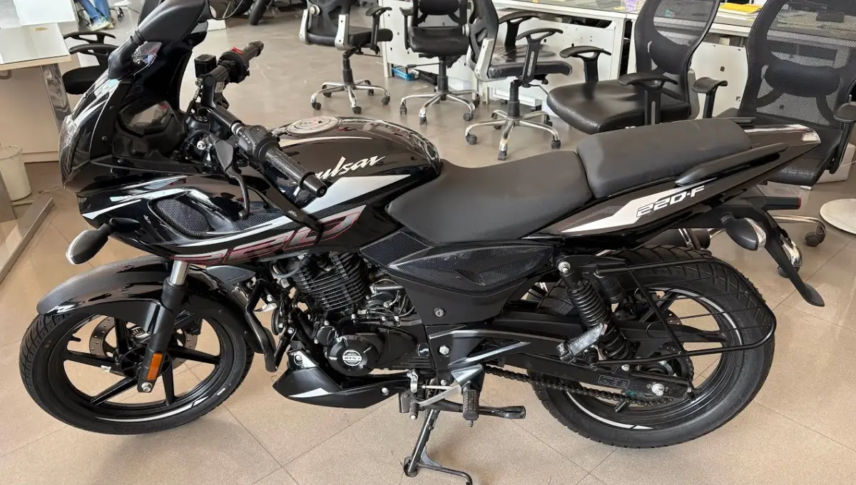 Bajaj Pulsar 220F Bike
