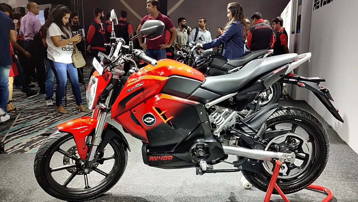 Revolt RV400 Bike