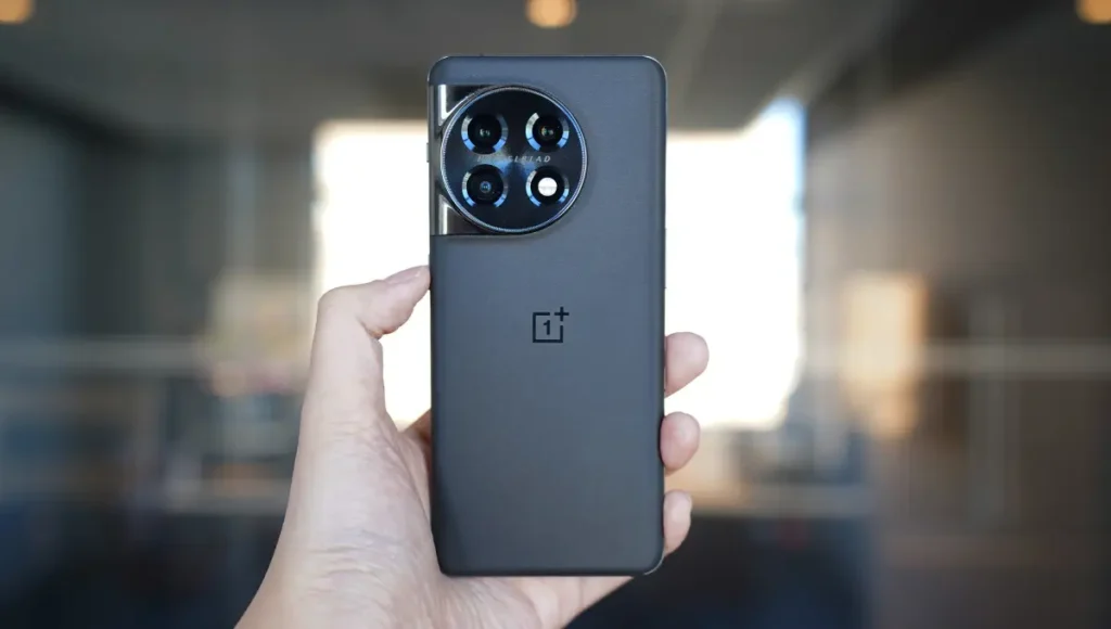 OnePlus 11: सिर्फ एक स्मार्टफोन नहीं, ये आपके स्टाइल और टेक्नोलॉजी का परफेक्ट कॉम्बिनेशन है – सिर्फ ₹39,999 में OnePlus 11