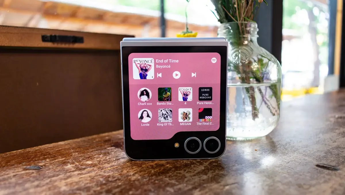 Samsung Galaxy Z Flip 6