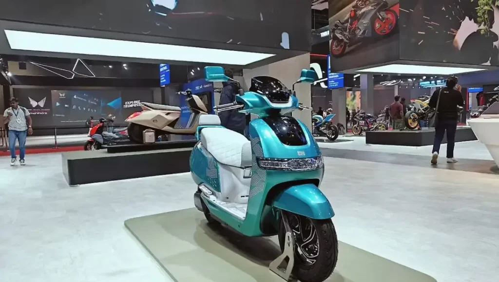 2025 TVS iQube Electric: 1.17 लाख में 5 घंटे चार्ज और 140Nm टॉर्क के साथ देखिए, Powerful Electric Ride 2025 TVS iQube Electric