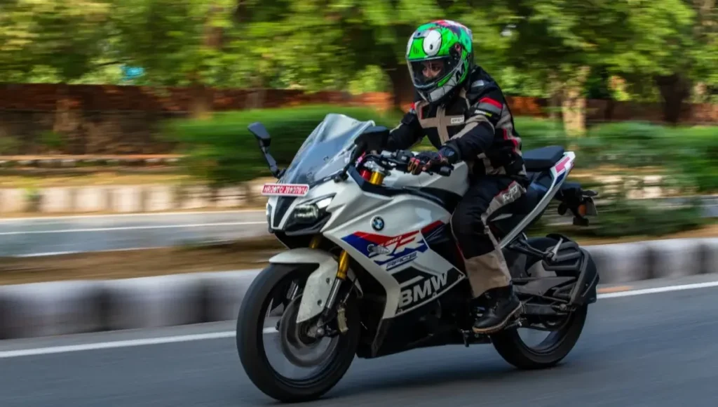 BMW G310 RR: 3.05 लाख की कीमत में 160kmph की टाॅप स्पीड और 33.5BHP वाली Luxury बाइक खरीदें BMW G310 RR