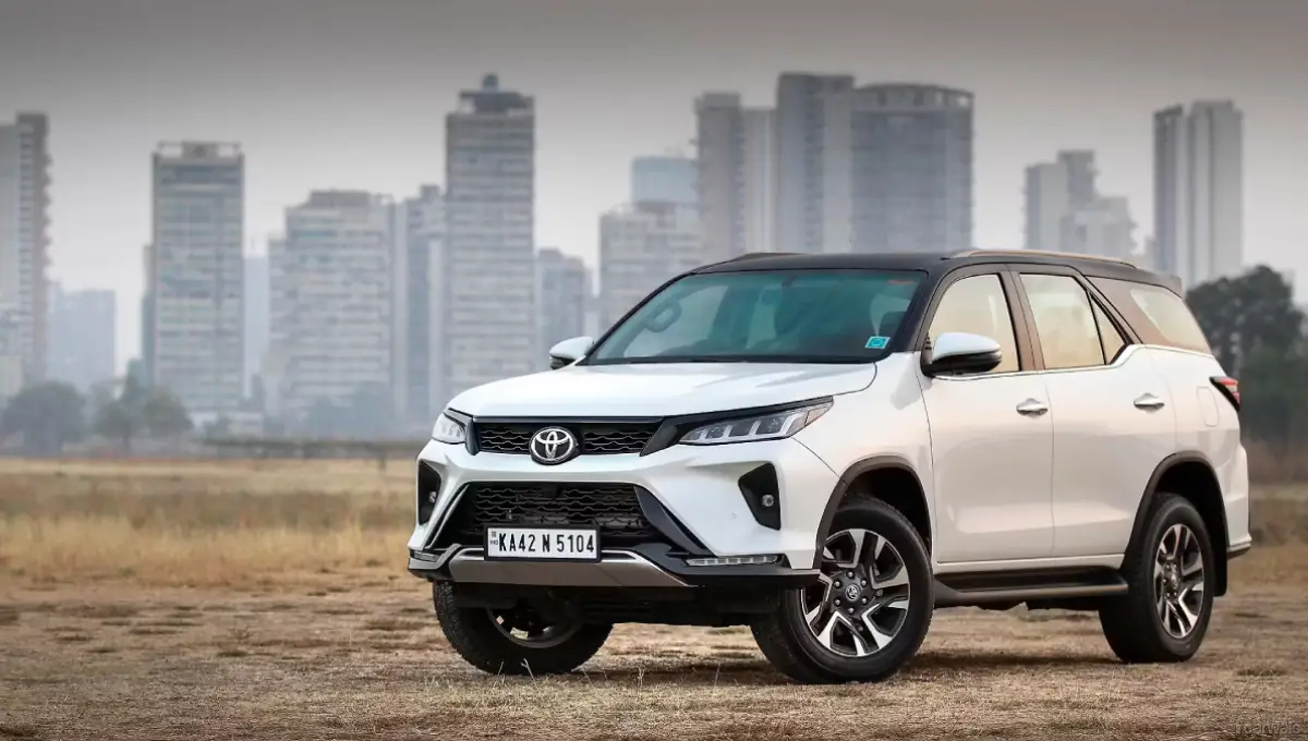 toyota fortuner legender