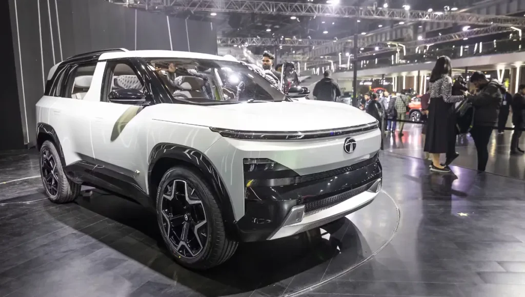 2026 में लौटेगी आइकॉनिक अंदाज़ में Tata Sierra EV: जानिए लॉन्च डेट, रेंज और Luxury फीचर्स की पूरी कहानी Tata Sierra EV